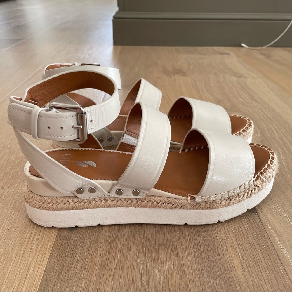 Worn twice Sarto by Franco Sarto Calvin Heeled Sandals - 2” platform